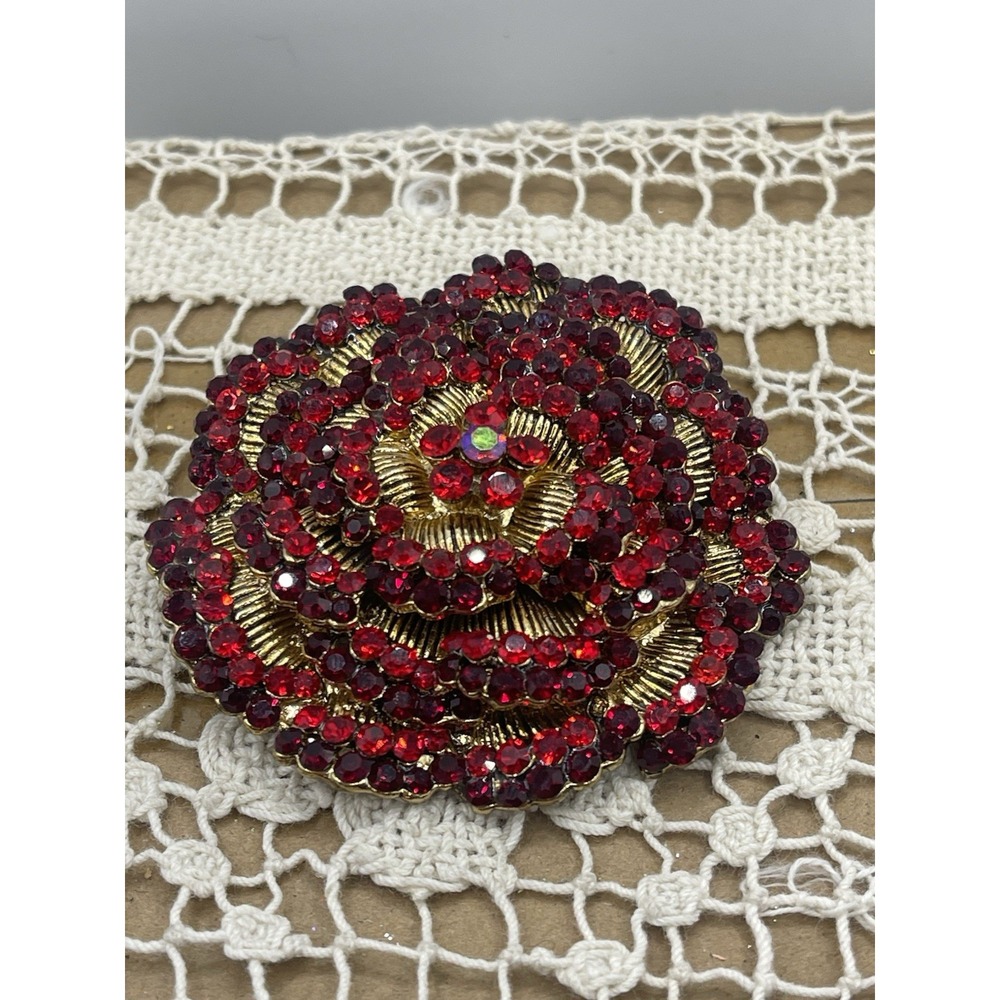 Stunning Silver tone Flower Design w/ Red Stones Brooch Pin - Sparkling